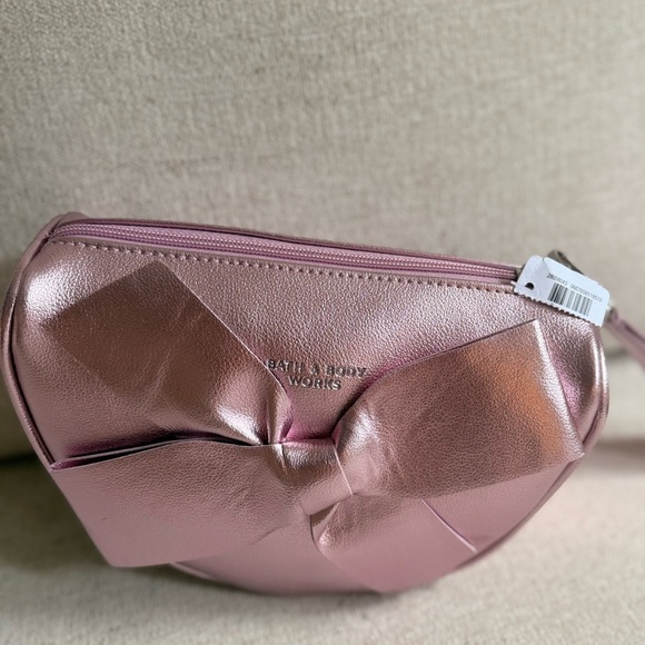 Bath & Body Works - Travel Bag - Clutch Purse Case - Zip Up - Shiny Pink - Picture 5 of 6